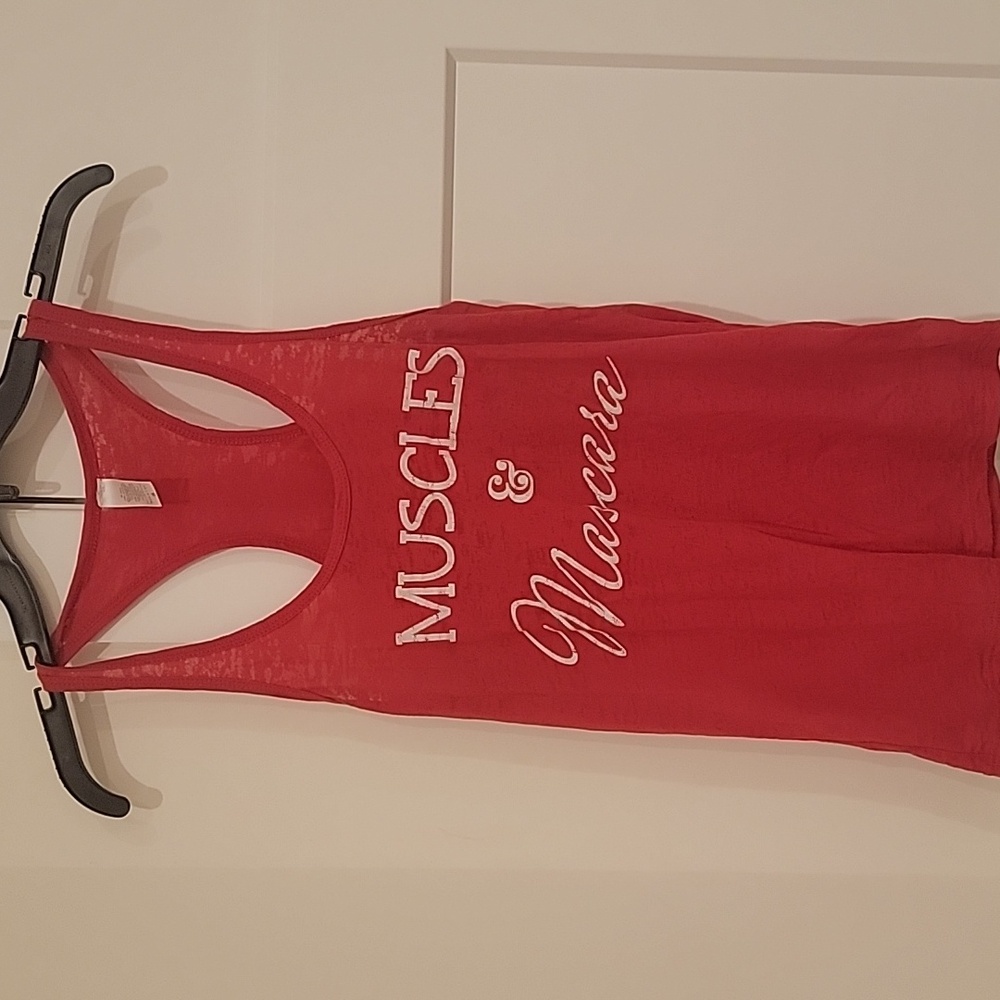 Racerback tee muscles and mascara